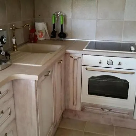 Rustica St - Two-bedroom With Balcony And Shared Pool 1 Kat Appartamento *