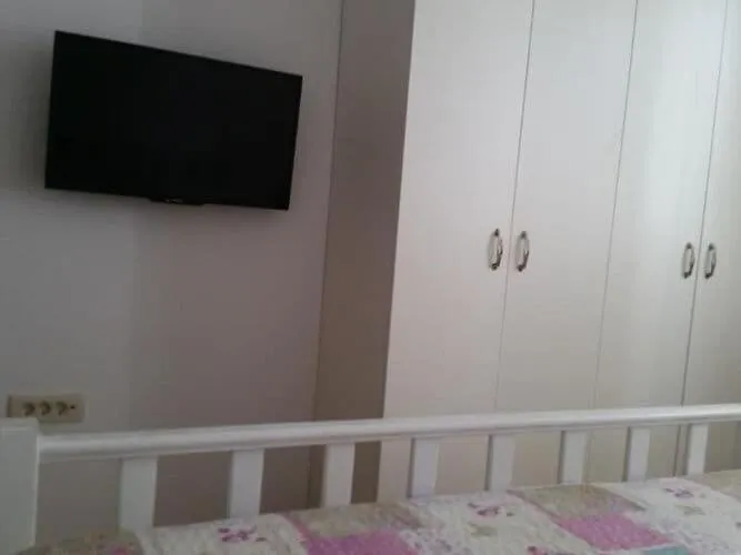 Appartamento Rustica St - Two-bedroom With Balcony And Shared Pool 1 Kat Zara